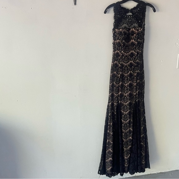 Betsy & Adams Victorian All Over Lace Beaded Jeweled Maxi Gown 37490 - Picture 2 of 13